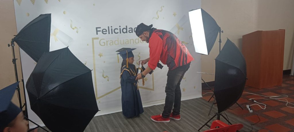 DyN Producciones - Estudios fotográficos previos a la ceremonia de graduación